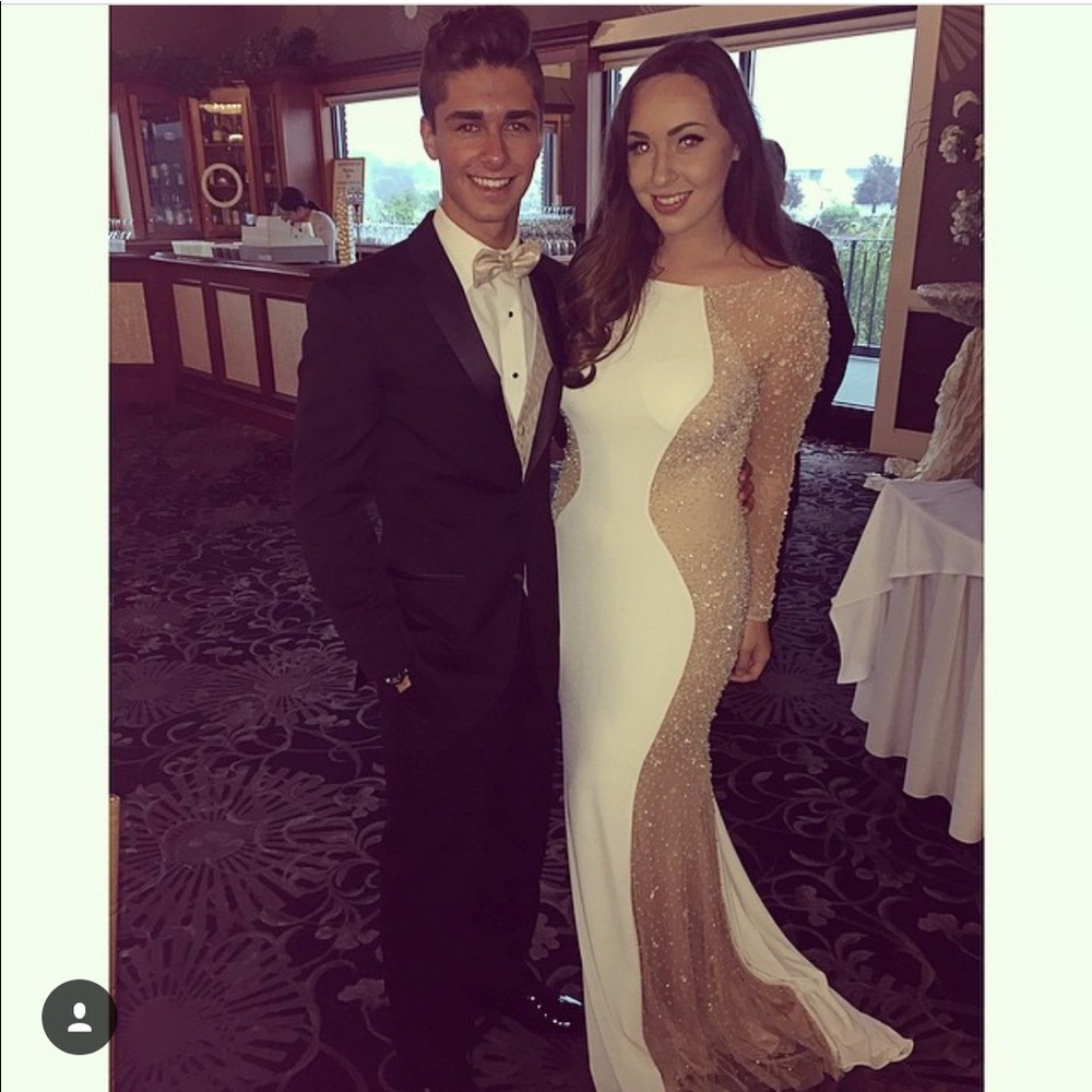 Size 10 stunning Sherri hill evening gown